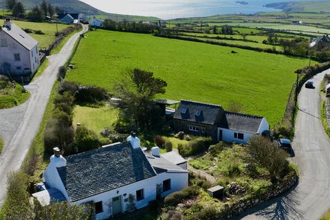 undefined, Rhiw, Pwllheli