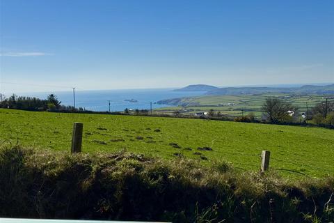 undefined, Rhiw, Pwllheli