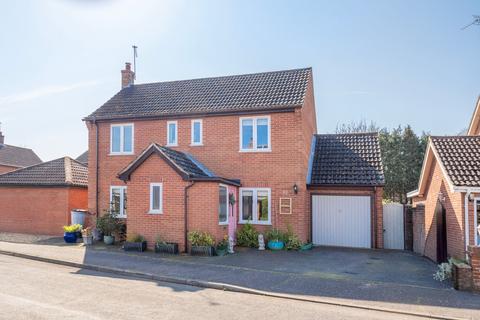3 bedroom detached house for sale, Moorfield Road, Mattishall