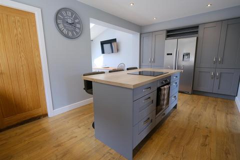 26 Bracewell Road, Meltham, Holmfirth, HD9 5JR