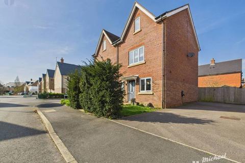 3 bedroom townhouse for sale, Monarch Street, Aylesbury