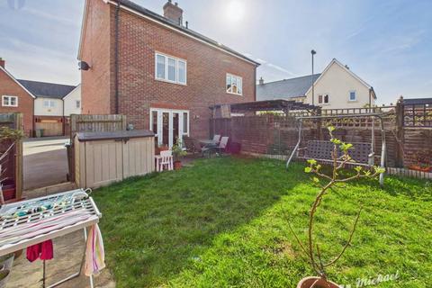 3 bedroom townhouse for sale, Monarch Street, Aylesbury