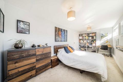 Flat 4, 1 Big Hill, London, E5 9HH
