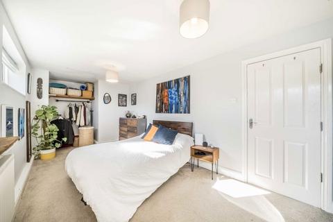 Flat 4, 1 Big Hill, London, E5 9HH