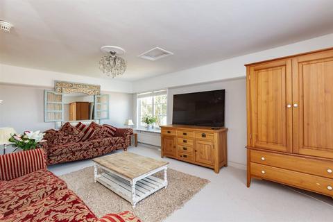 4 bedroom detached house for sale, Island Wall, Whitstable