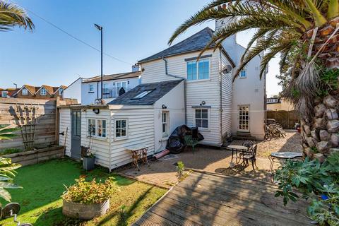 4 bedroom detached house for sale, Island Wall, Whitstable