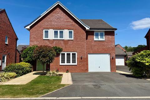4 bedroom detached house for sale, Stylish 4-Bed Family Home with Two En-Suites & Open-Plan Kitchen in Quiet Cul-De-Sac Setting