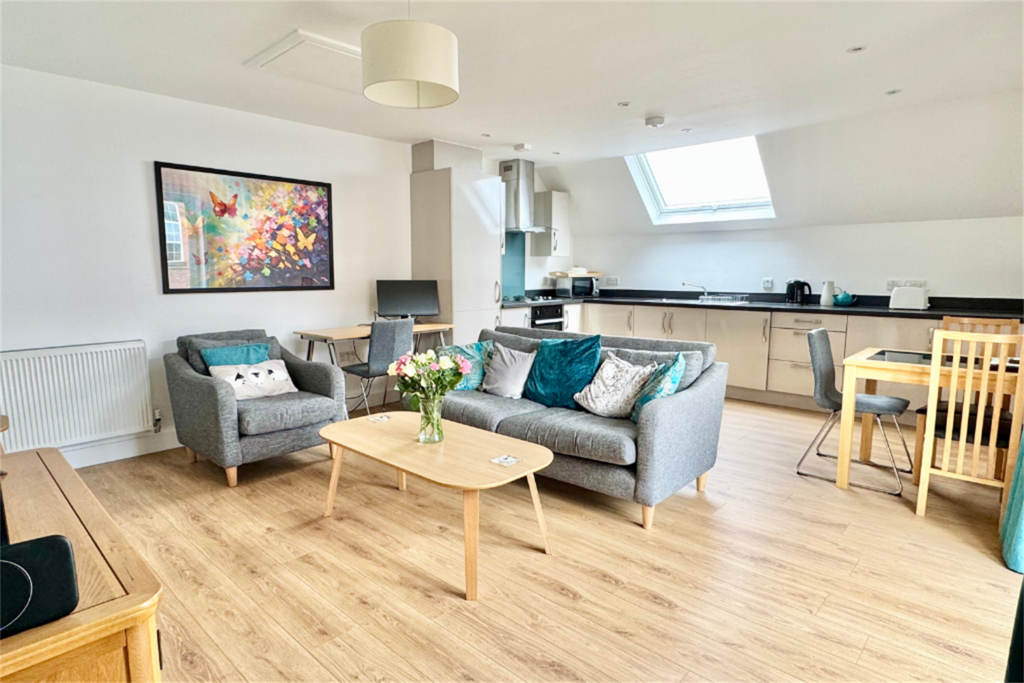 Lounge/Kitchen