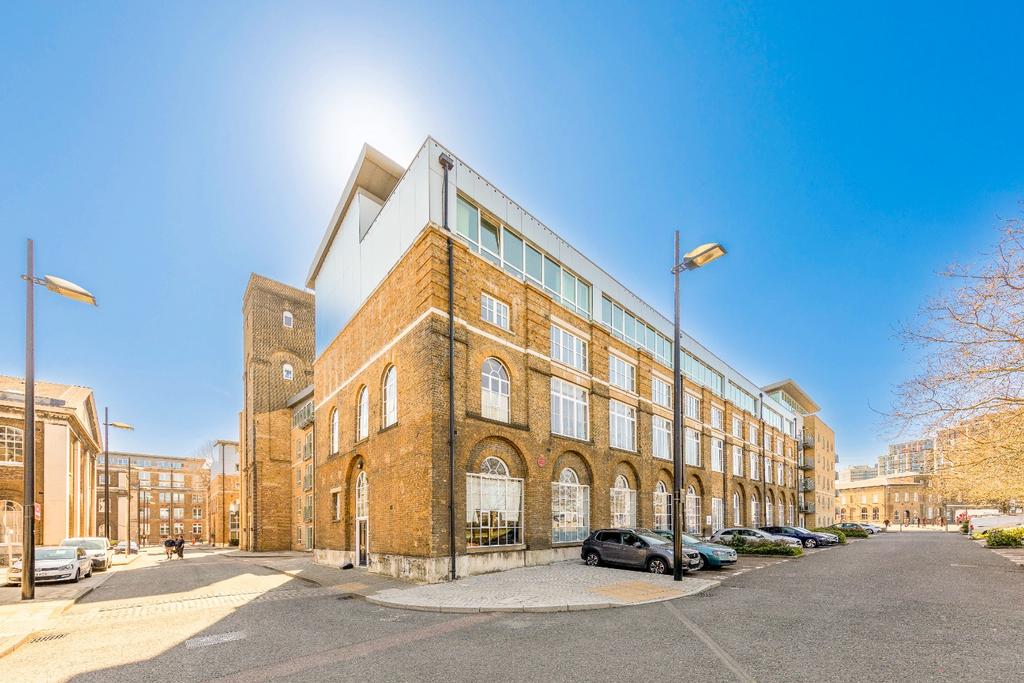 Building 45 Hopton Road, Royal... 1 bed apartment - £1,700 pcm (£392 pw)