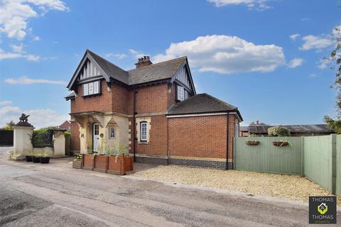 2 bedroom detached house for sale - Tewkesbury Road, Twigworth