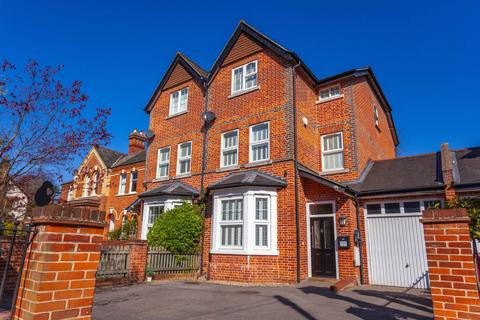 2 Cadogan Place, Caversham, Reading, RG4 5HJ