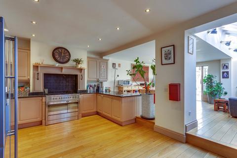 2 Cadogan Place, Caversham, Reading, RG4 5HJ