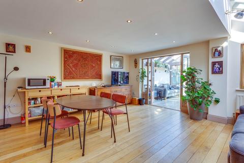 2 Cadogan Place, Caversham, Reading, RG4 5HJ