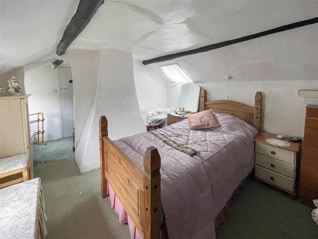 Bed 1.JPG