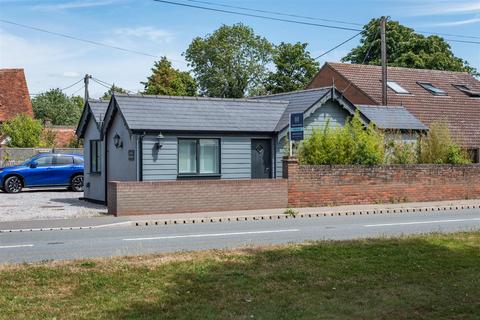 Little Bungalow, Newton