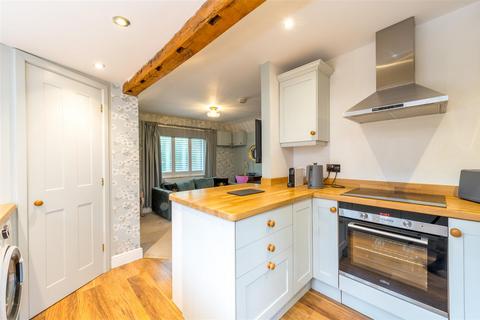 undefined, Little Bungalow, Newton