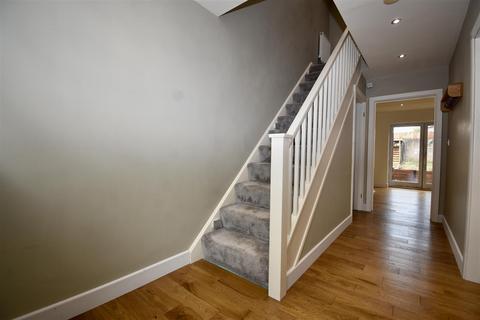2 Ducks Farm Close, Kirby Misperton, Malton, YO17 6XH