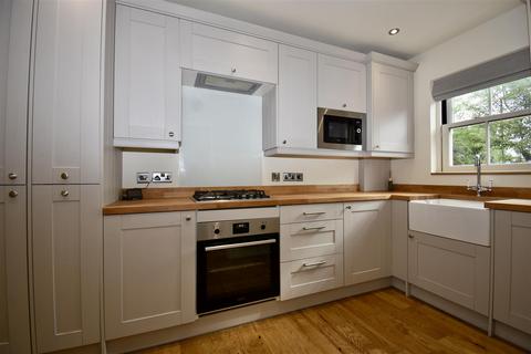 2 Ducks Farm Close, Kirby Misperton, Malton, YO17 6XH