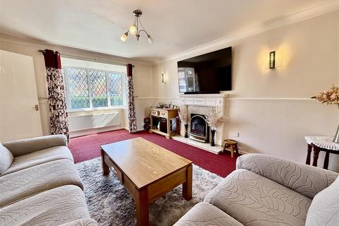 4 Briar Fields, Swindon, SN1 2QN