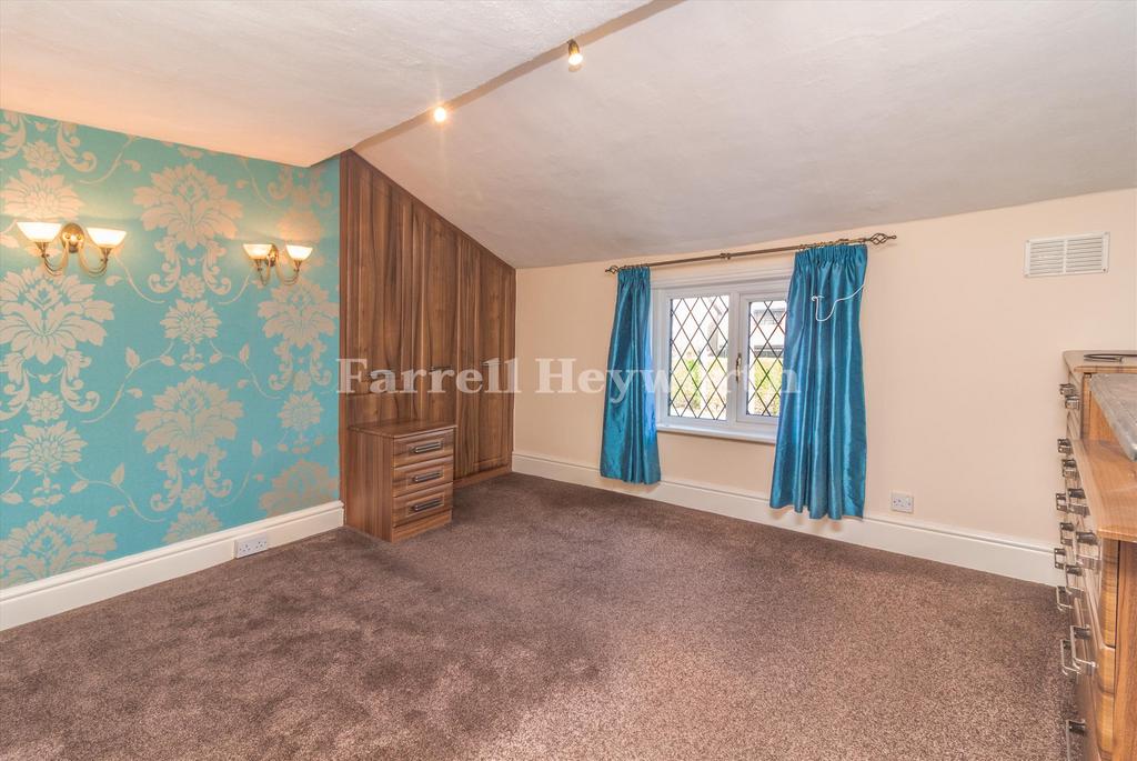 Bedroom 1 image 2