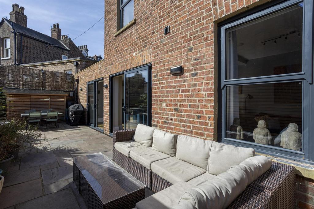 77 Nunthorpe Road  5.jpg