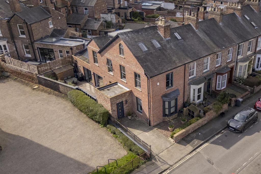 77 Nunthorpe Road  16.jpg