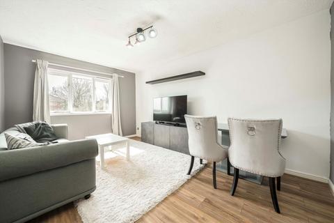 1 bedroom flat to rent, Cumberland Place, London SE6
