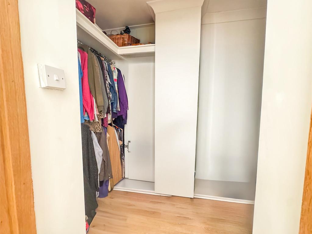 Walkin wardrobe