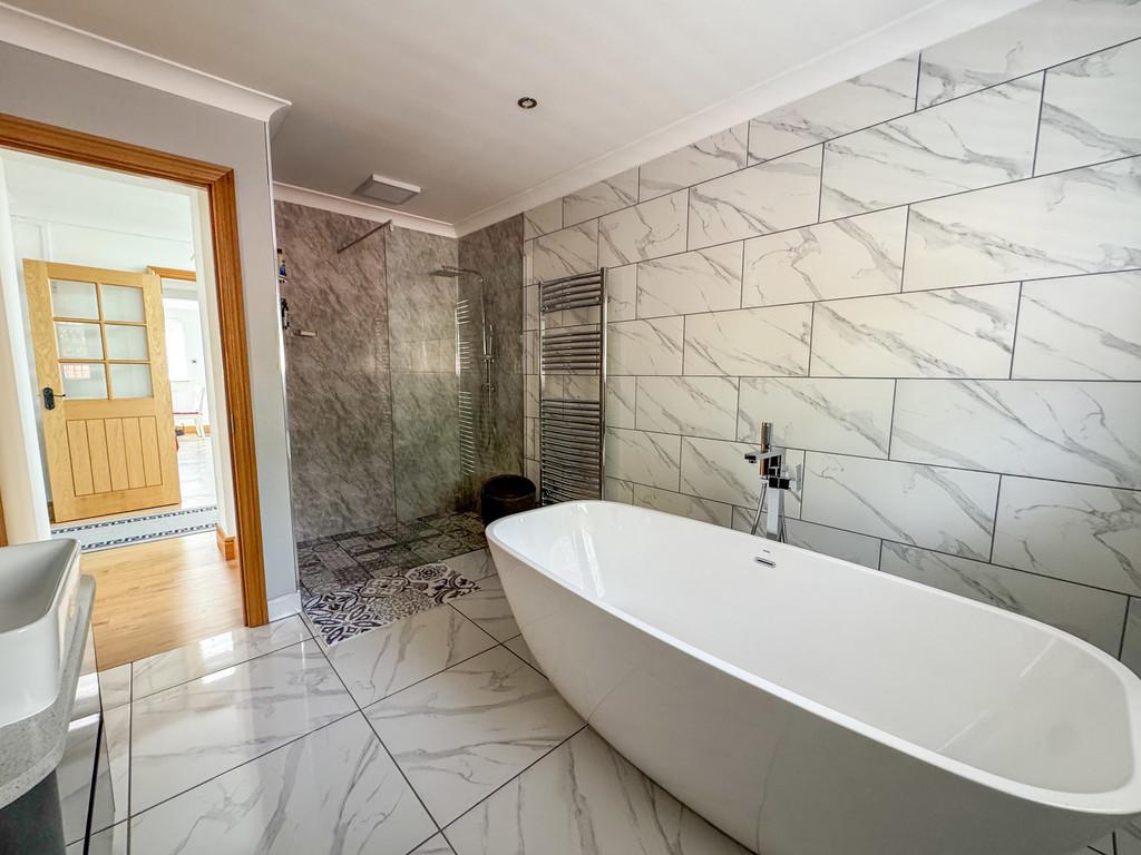 Bathroom shower