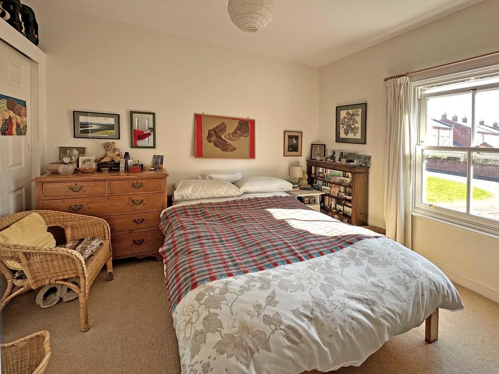 5 Bed 2