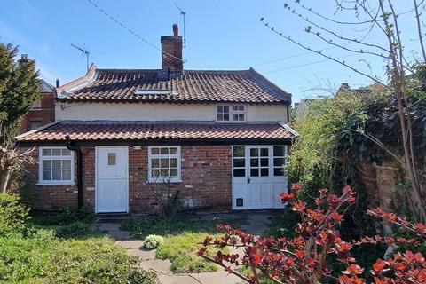 2 bedroom semi-detached house for sale, Chediston Street, Halesworth