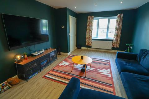 4 bedroom terraced house to rent, Park View, Glossop SK13