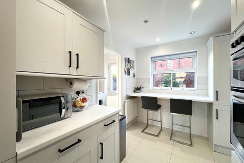 4 bedroom detached house for sale, Alexandra Road, Essex SS3