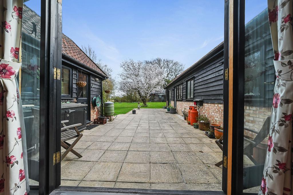 PT-TV-Walnut Barn-24