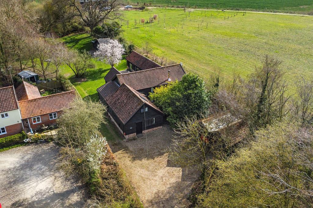 PT-TV-Walnut Barn-2