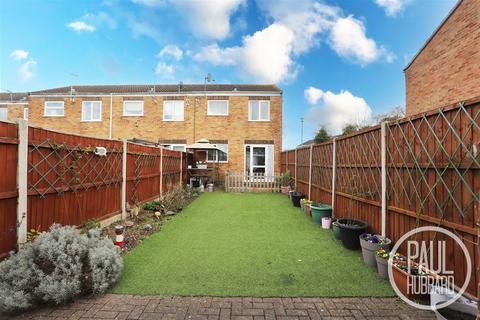 15 Daffodil Walk, Lowestoft, NR33 8NR