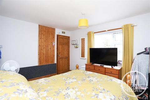 15 Daffodil Walk, Lowestoft, NR33 8NR
