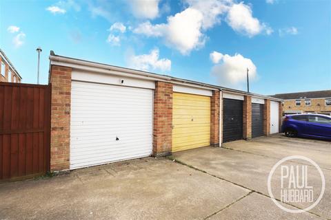 15 Daffodil Walk, Lowestoft, NR33 8NR