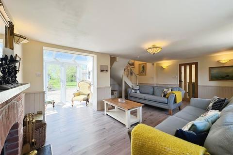 6 bedroom detached house for sale, Basingstoke Road, Reading RG7