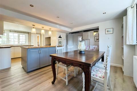 6 bedroom detached house for sale, Basingstoke Road, Reading RG7