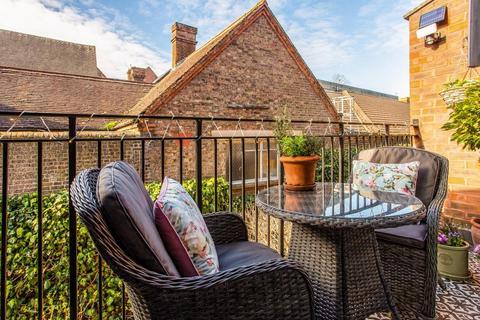 81 Fountain Gardens, Windsor, SL4 3SX