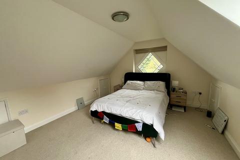 3 bedroom flat to rent, Charnham Street, Hungerford