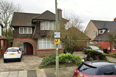 4 bedroom detached house for sale, Woodcroft Avenue, London NW7