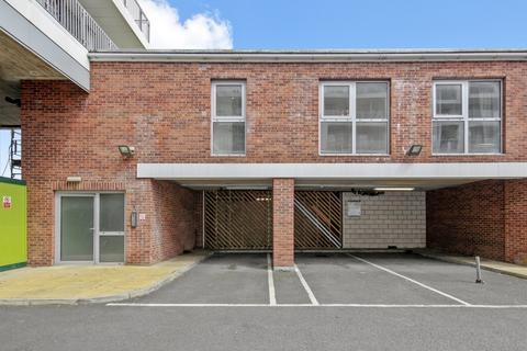 2 bedroom apartment for sale, The Greenway, London NW9