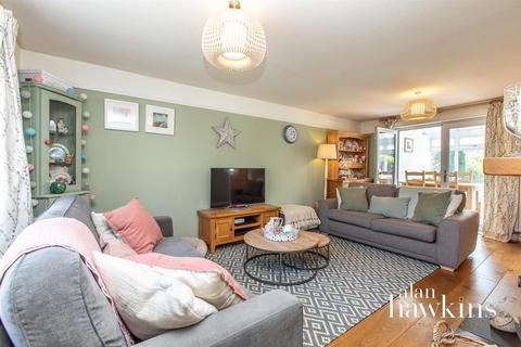 28 Britannia Crescent, Lyneham, Chippenham, SN15 4AW