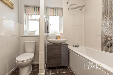 28 Britannia Crescent, Lyneham, Chippenham, SN15 4AW