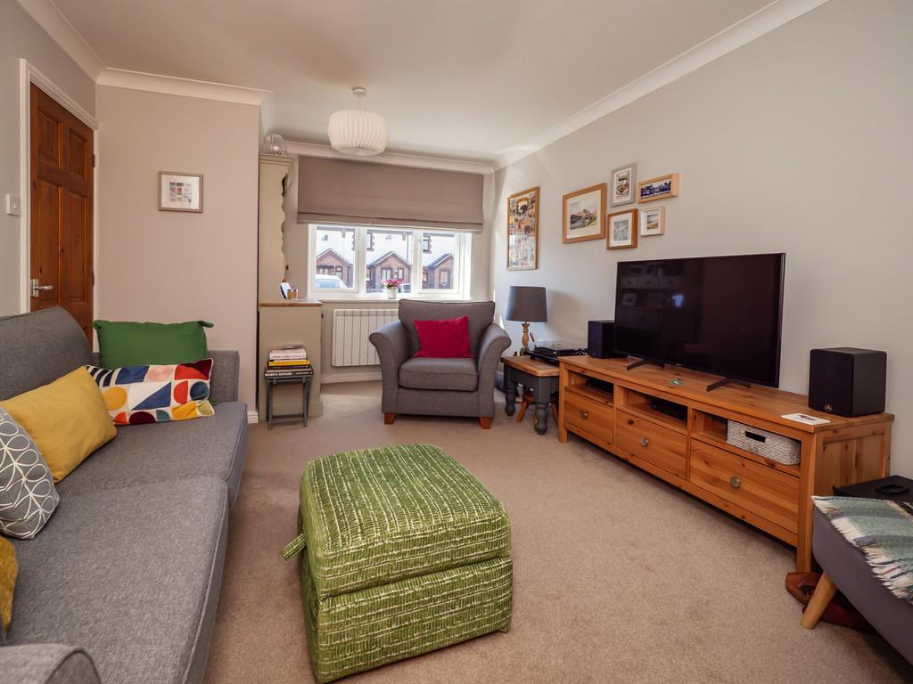 23 Hewitts Close-10