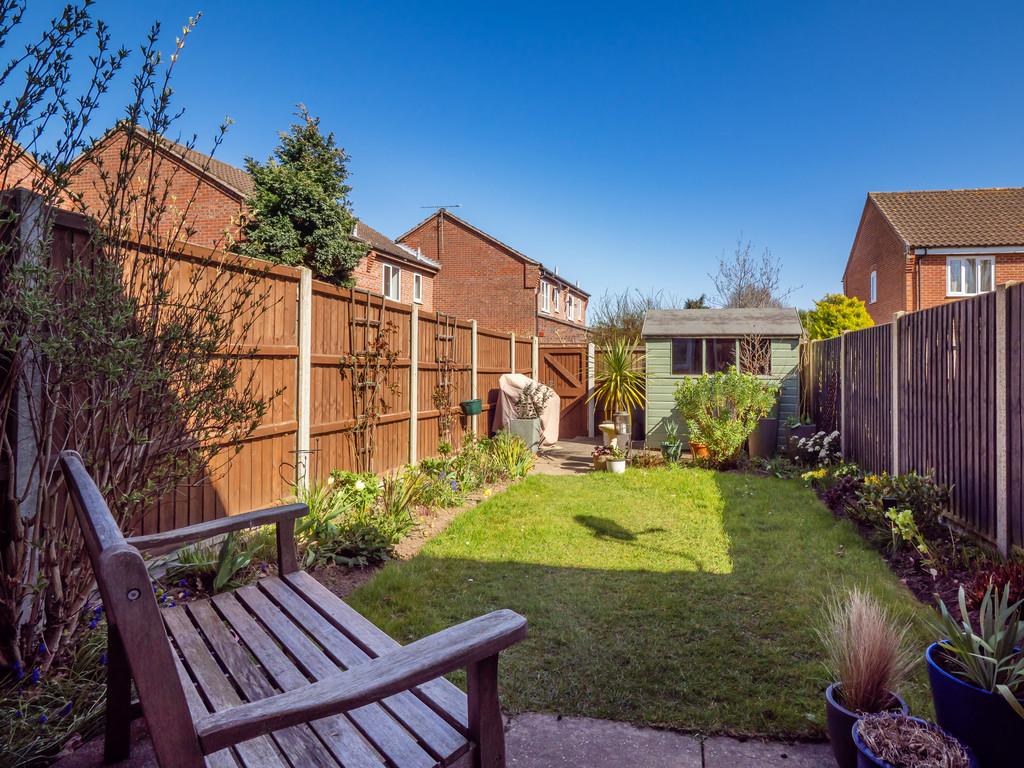 23 Hewitts Close-5