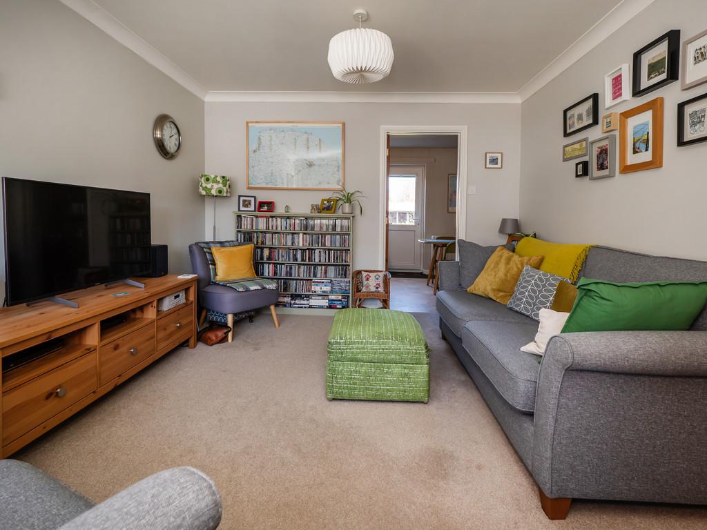 23 Hewitts Close-14