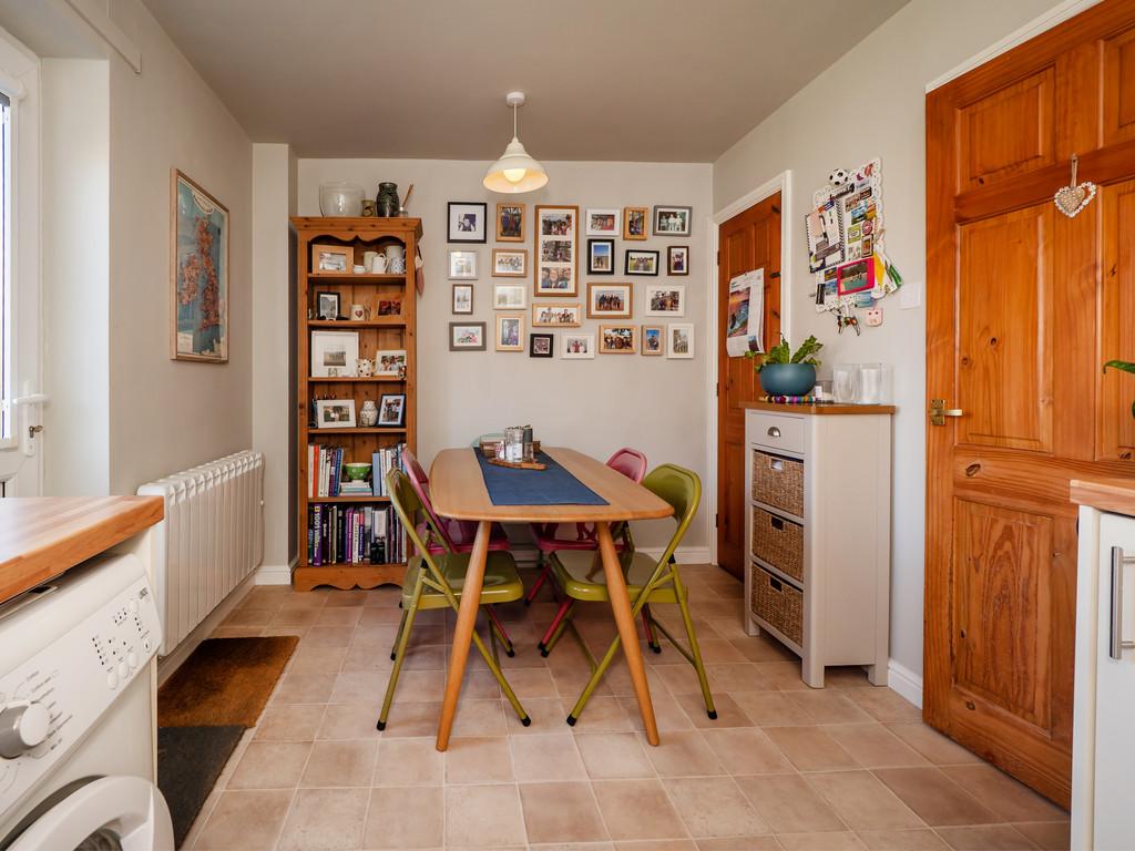23 Hewitts Close-19
